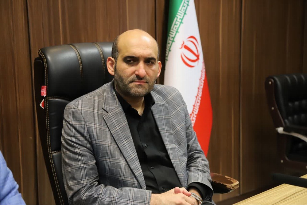 علیرضا تاج شهرستانی در کمیسیون توسعه پایدار شهری رشت : توسعه پایدار شهر با هرج و مرج همخوانی ندارد؛ دستفروشان به شکل واقعی و قابل لمس ساماندهی شوند
